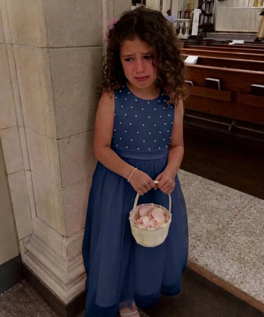 La fiancée de mon ex a retiré ma fille de son rôle de demoiselle d’honneur 30 minutes avant le mariage, en déclarant : « Une nouvelle famille ne devrait pas commencer avec des souvenirs de l’ancienne. » – La réaction de la mère de mon ex a ensuite laissé tout le monde sans voix.
